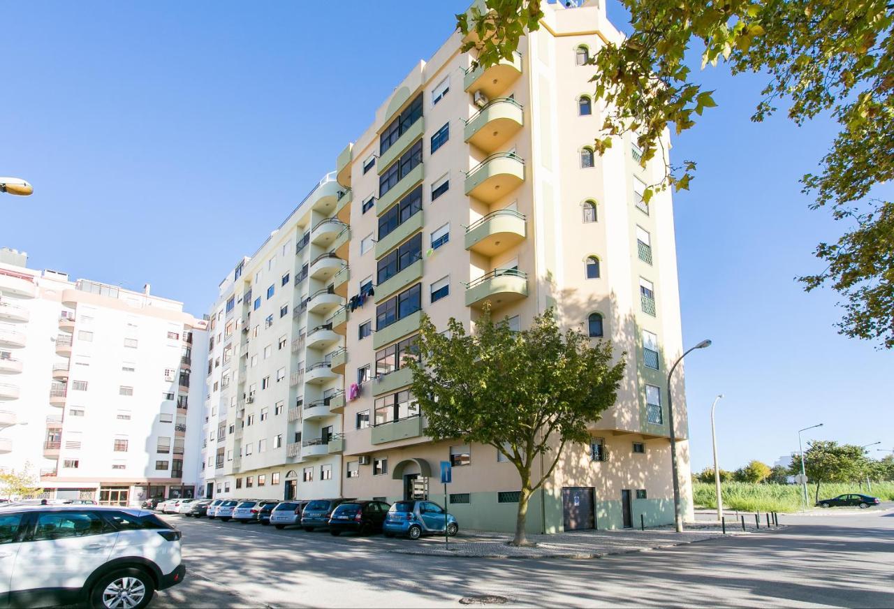 Apartamento Central Setubal Sossegado E Com Luz Exteriör bild